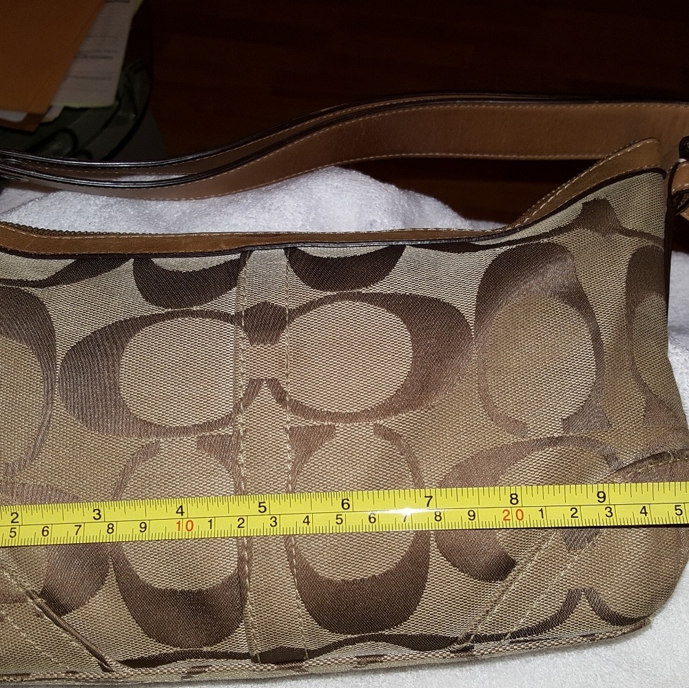 Coach Signature E/W soft duffle purse - Picture 3 of 6